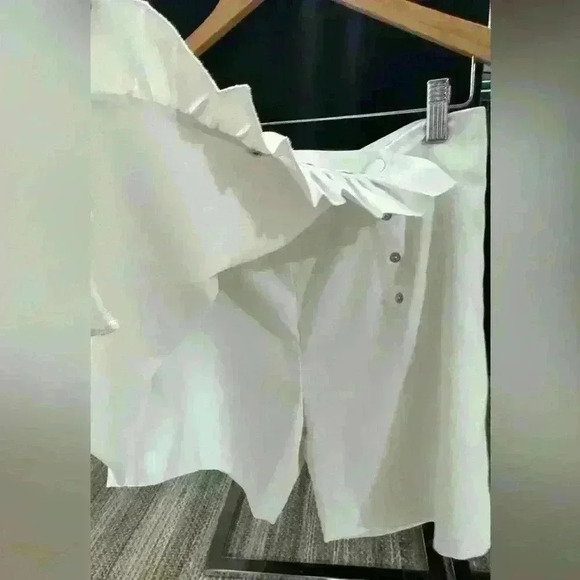 TORY BURCH TECH TWILL GOLF SKORT SIZE LARGE - Picture 5 of 8